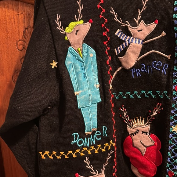 Fun reindeer sweater with lots of detail front and back - Picture 5 of 8